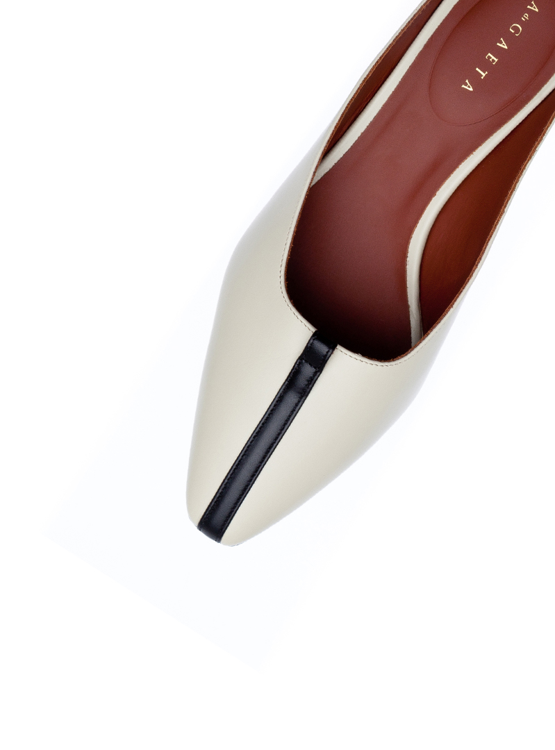 FRIVOLA_B_W_BIRDVIEW