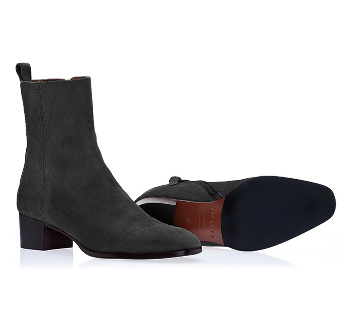 2.IRREQUIETA_ANTHRACITEWAXCROSTA_THREEQUARTERS