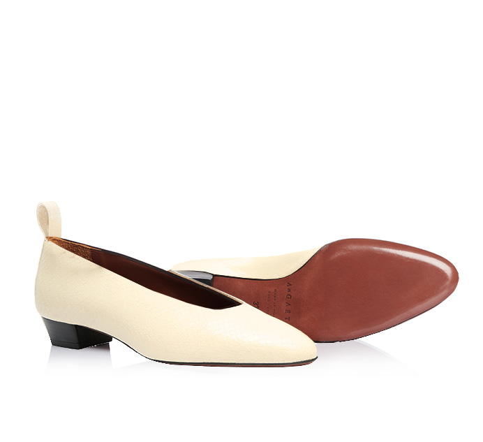 TIMIDA_CREMESNAKE_THREEQUARTERS